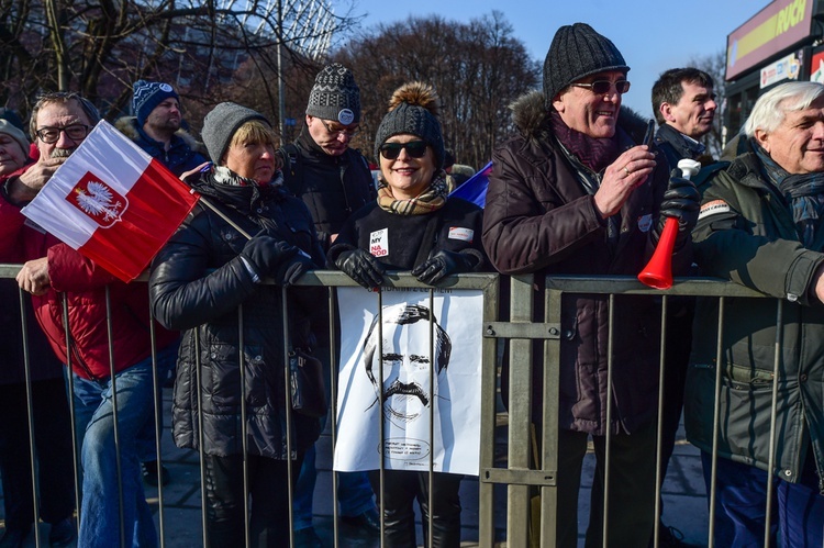 Marsz KOD w obronie Lecha Wałęsy