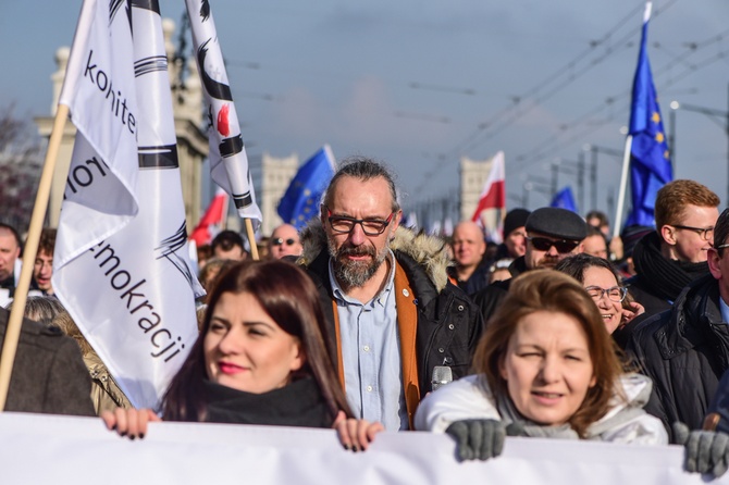 Marsz KOD w obronie Lecha Wałęsy