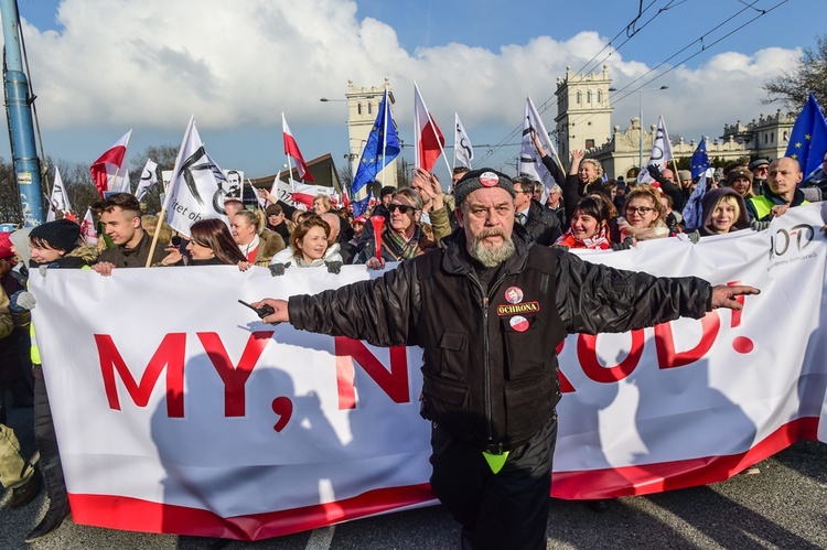 Marsz KOD w obronie Lecha Wałęsy