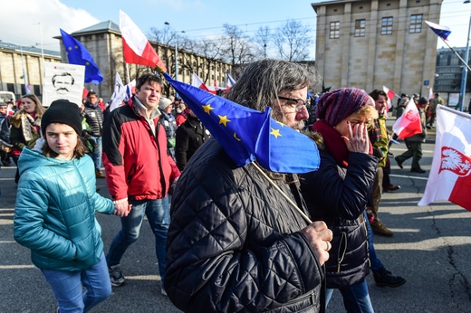 Marsz KOD w obronie Lecha Wałęsy