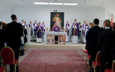 Eucharystia pod przewodnictwem bp. Henryka Tomasika