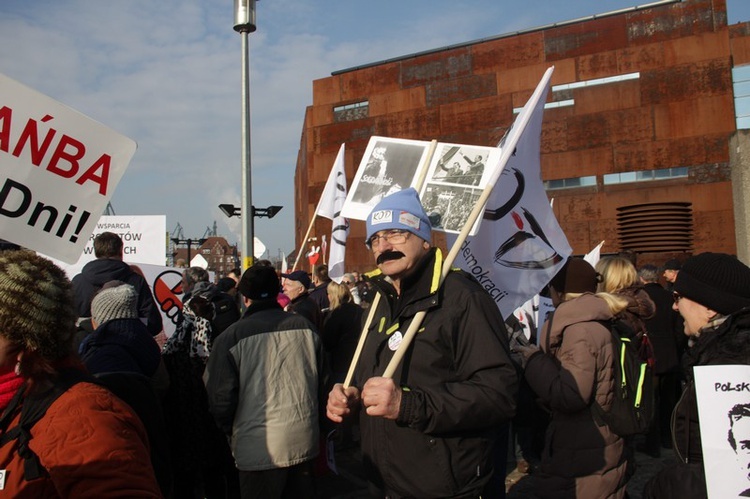 Wiec poparcia dla Lecha Wałęsy