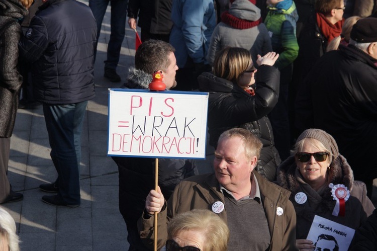 Wiec poparcia dla Lecha Wałęsy