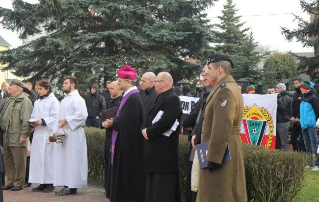 Odsłonięcie pomnika Żołnierzy Wyklętych w Żarach