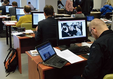 W kolejnej partii  dokumentów przechowywanych  przez gen. Kiszczaka są jego wspomnienia i różne zapiski  oraz kopie listów, które otrzymywał od znanych ludzi