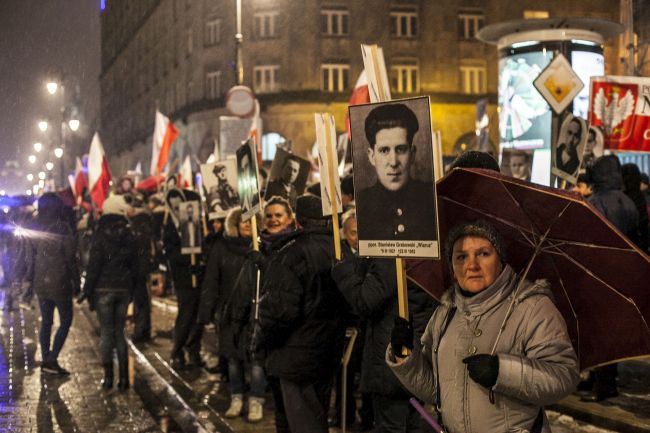 Marsz z portretami niezłomnych