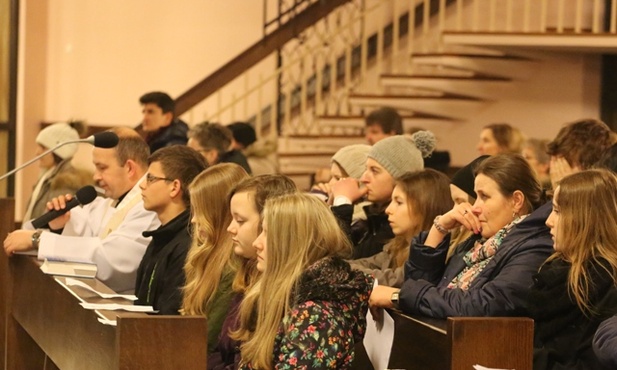 Czuwanie poprowadziła m.in. młodzież przygotowująca się do ŚDM w Krakowie