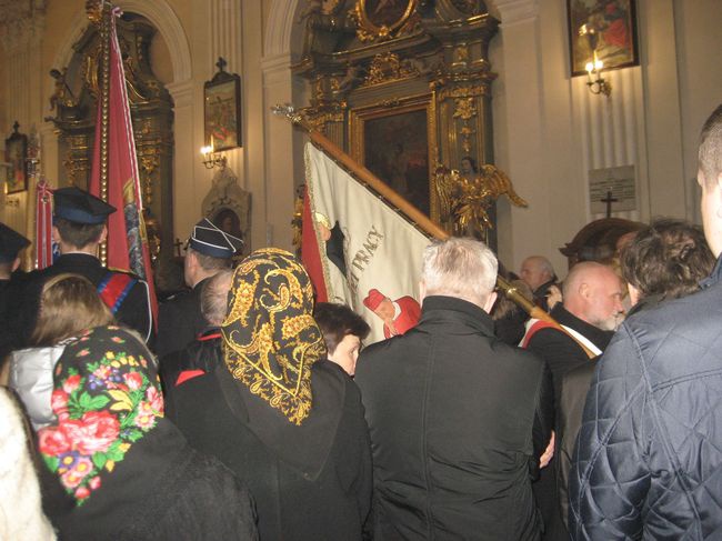 Pomnik Niezłomnym - Ojczyzna w Morawicy