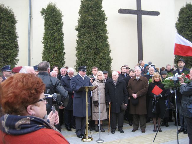 Pomnik Niezłomnym - Ojczyzna w Morawicy