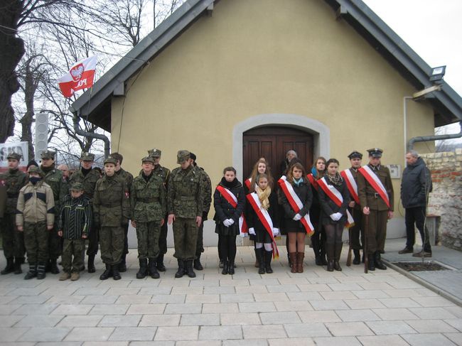 Pomnik Niezłomnym - Ojczyzna w Morawicy