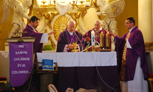 Mszy św. przewodniczył bp Andrzej F. Dziuba