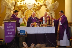 Mszy św. przewodniczył bp Andrzej F. Dziuba