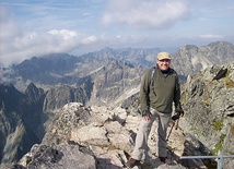 Ojciec Jacek Kiciński na tatrzańskich szlakach, między niebem a ziemią