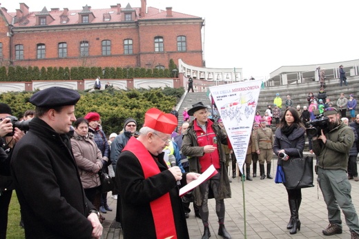 Rozpoczęcie konnej pielgrzymki z Łagiewnik do Rzymu