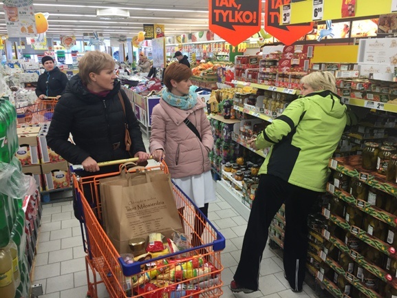 Uczniowie podzielili się z ubogimi