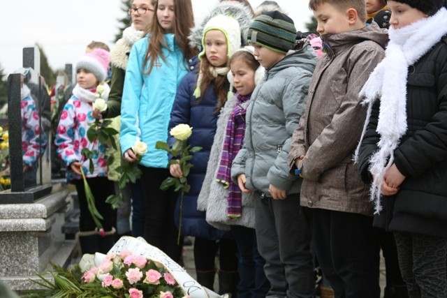 Ostatnie pożegnanie 9-letniej śp. Klaudii Pająk z Pisarzowic