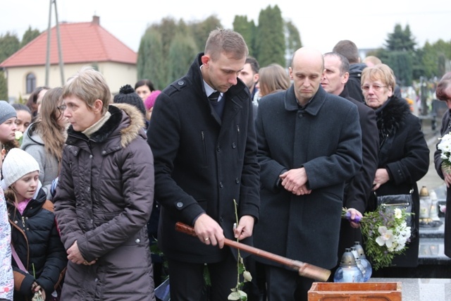 Ostatnie pożegnanie 9-letniej śp. Klaudii Pająk z Pisarzowic