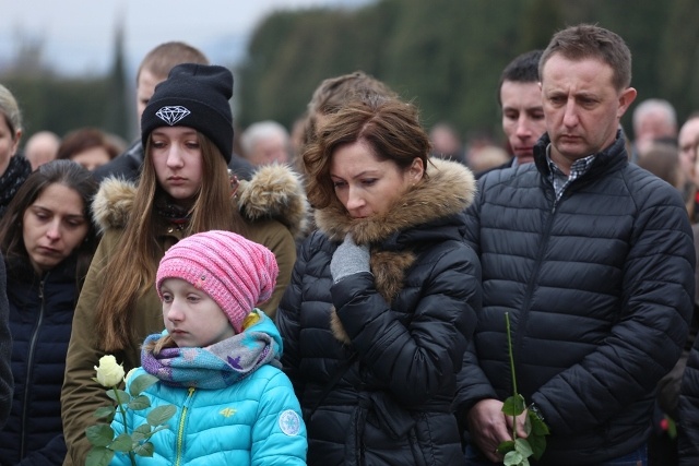 Ostatnie pożegnanie 9-letniej śp. Klaudii Pająk z Pisarzowic