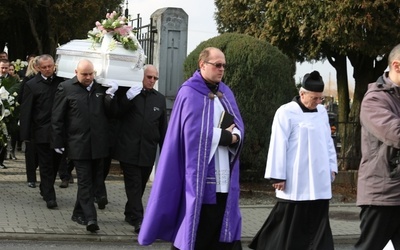 Ostatnie pożegnanie 9-letniej śp. Klaudii Pająk z Pisarzowic