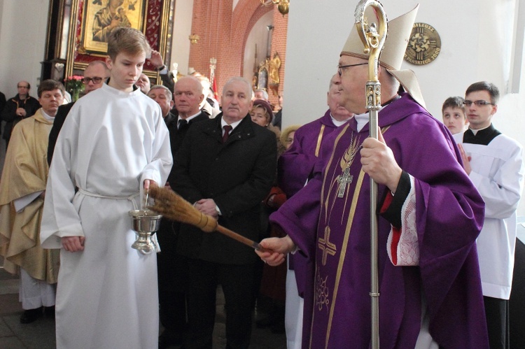 Odsłonięcie tablicy upamiętniającej śp. bp. Tadeusza Płoskiego