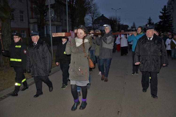 Droga Krzyżowa ulicami Karlina