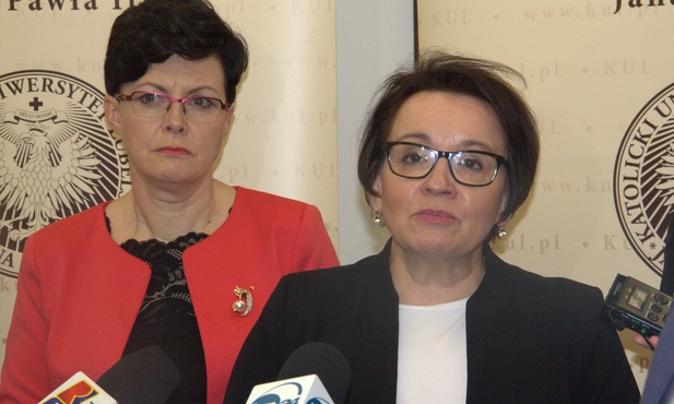 Minister Anna Zalewska przypomina, że kumulacja rocznika przedszkolnego miała miejsce w 2013 r.
