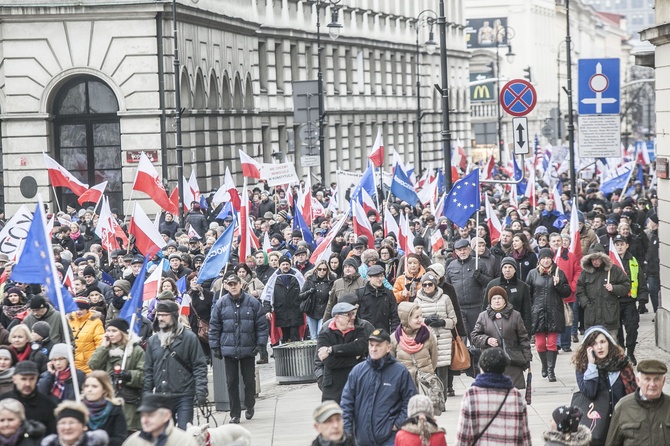 Marsz KOD w obronie Trybunału