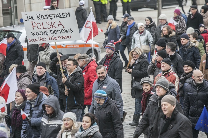 Marsz KOD w obronie Trybunału