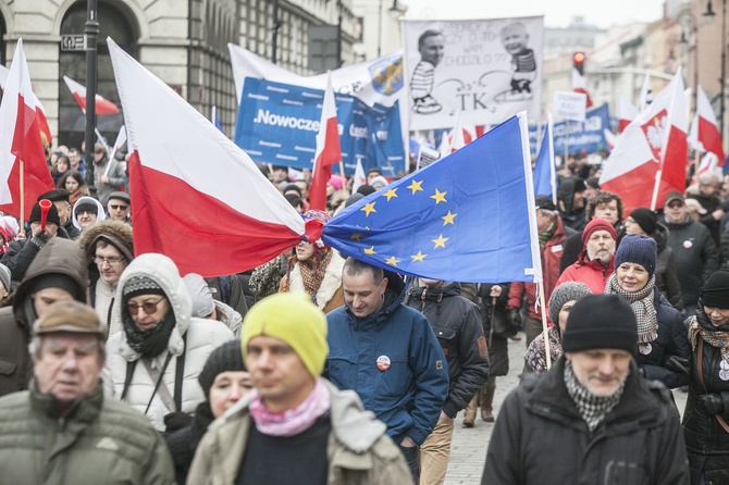 Marsz KOD w obronie Trybunału