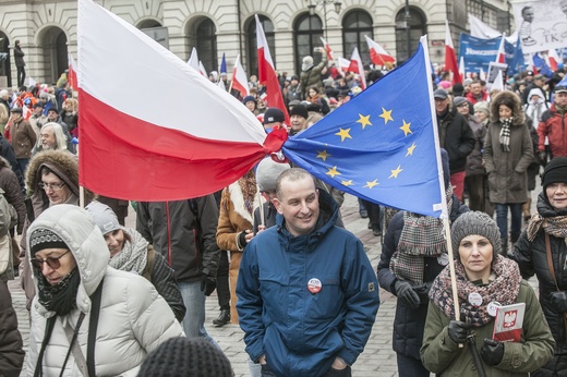 Marsz KOD w obronie Trybunału