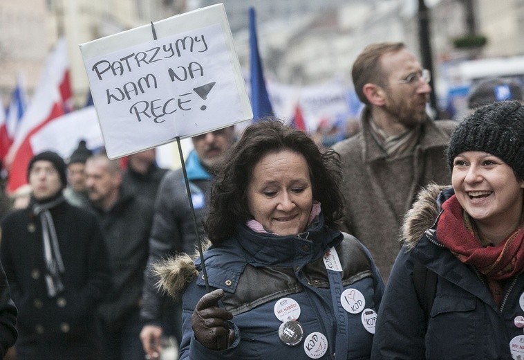 Marsz KOD w obronie Trybunału