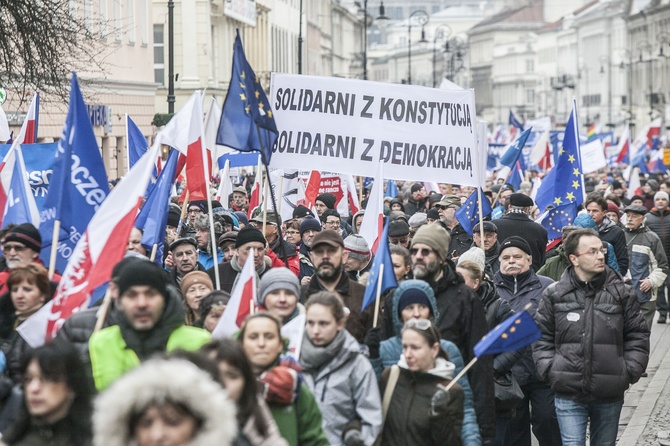 Marsz KOD w obronie Trybunału