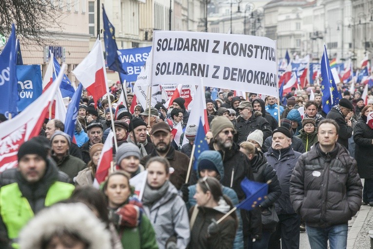 Marsz KOD w obronie Trybunału