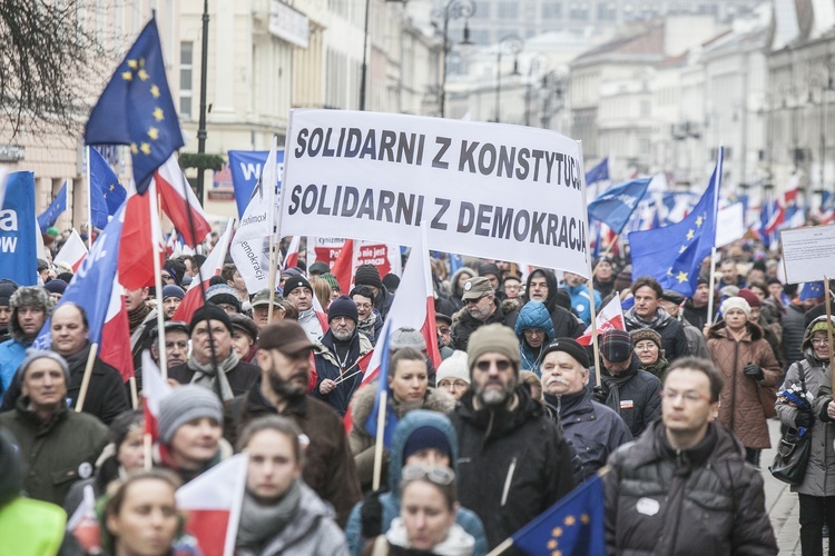 Marsz KOD w obronie Trybunału