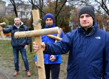 Wyjdą w noc, żeby wejść w światło