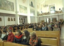 Czuwanie młodzieży w Dobrej