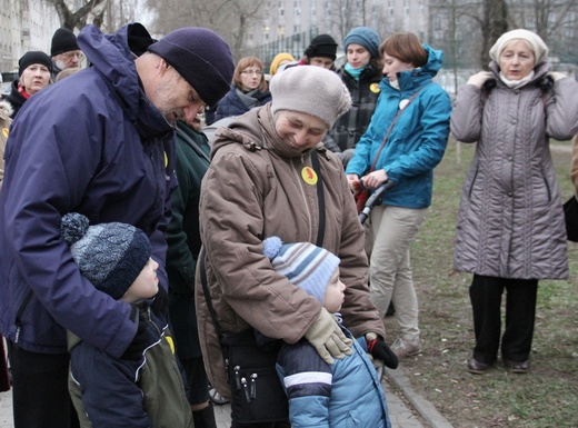 Pikieta przed Szpitalem Świętej Rodziny