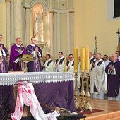  Eucharystii przewodniczył bp Antoni Długosz z Częstochowy