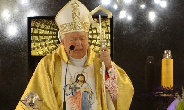 Eucharystii księży krajan i pracujących w parafii przewodniczył bp Kazimierz Górny