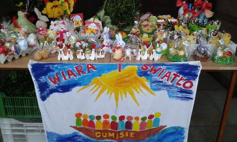 Kiermasz dający wiarę i światło