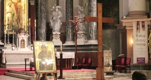 Droga Krzyżowa ulicami Legnicy