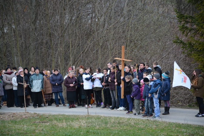 Droga Krzyżowa w Glisnem