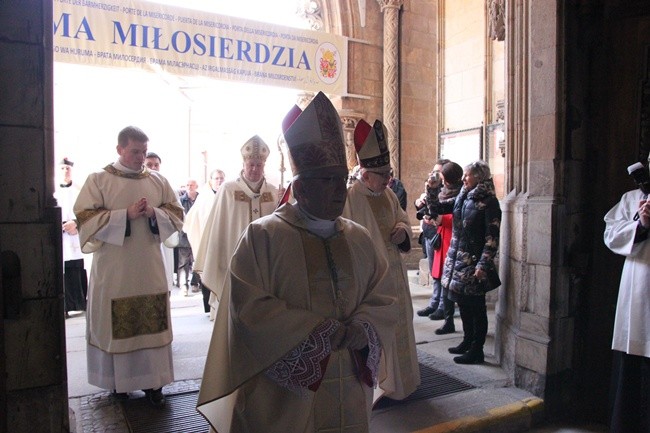 Sakra bp. Jacka - do homilii