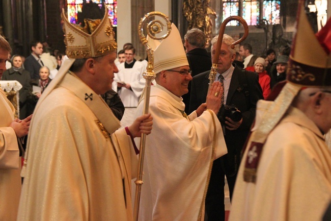 Sakra bp. Jacka - do końca Eucharystii