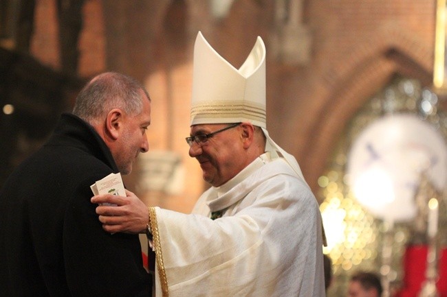 Sakra bp. Jacka - do końca Eucharystii