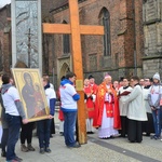 Początek peregrynacji krzyża i ikony w Świdnicy