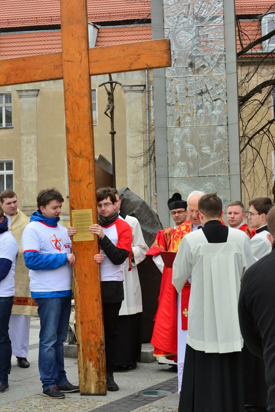 Początek peregrynacji krzyża i ikony w Świdnicy