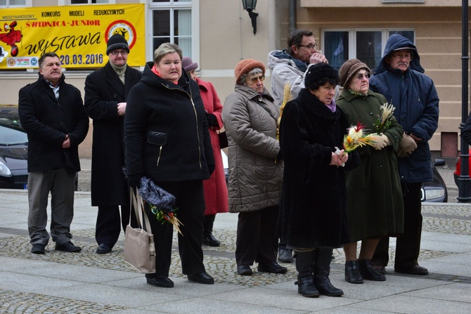 Początek peregrynacji krzyża i ikony w Świdnicy