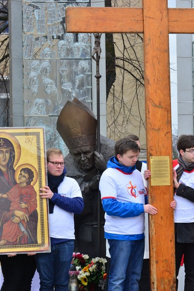 Początek peregrynacji krzyża i ikony w Świdnicy