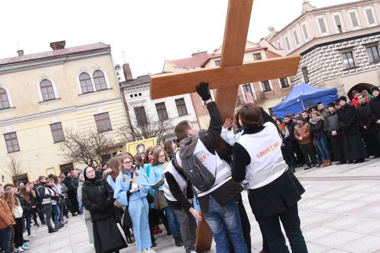 Synaj w Tarnowie. Droga Krzyżowa